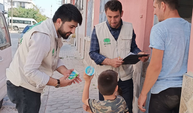 Umut Kervanı İnsani Yardım Vakfı gıda kolisi dağıttı