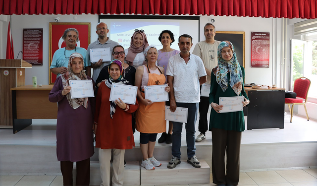 İŞKUR Eskişehir'den pastacı çırağı ve ön muhasebe kursu katılımcılarına iş kulübü eğitimi