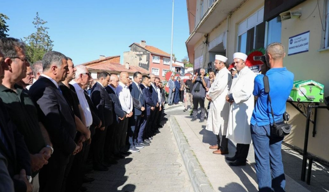 İsmail Küçükkaya'nın annesi Kütahya'da son yolculuğuna uğurlandı