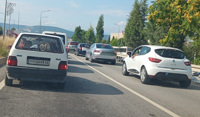 Eskişehir-Bilecik Karayolu trafiği sürücüleri çileden çıkardı