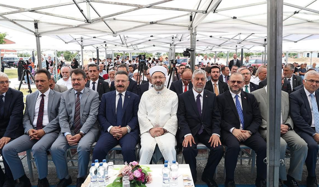 MHP Eskişehir İl Başkan Yardımcısı ESTÜ'deki camii açılışına katıldı