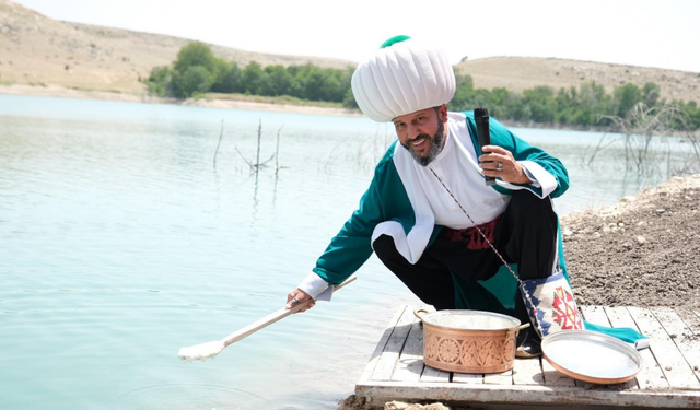 Nasreddin Hoca Kültür ve Sanat Festivali göle maya çalma ile başladı