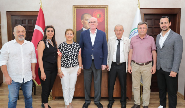 Odunpazarı Muhtarları Derneği Yönetimi'nden Başkan Kurt'a ziyaret