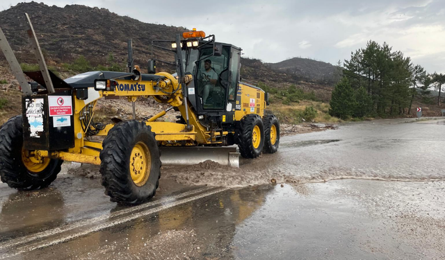 Seyitgazi Belediyesi duyurdu: Kapanan yol yeninden trafiğe açıldı