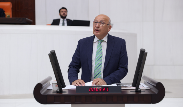 CHP’li Çakırözer: “ Gazeteciler tehdit ediliyor, kimse görmüyor”