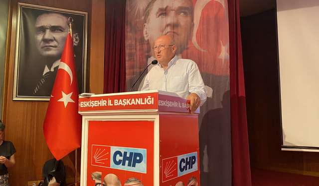 Utku Çakırözer!den CHP Eskişehir İl Kadın Kolları Başkanı seçilen Yeşildal'a tebrik