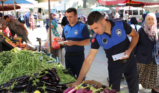 Sivrihisar Belediyesi'nden halk pazarında etiket denetimi