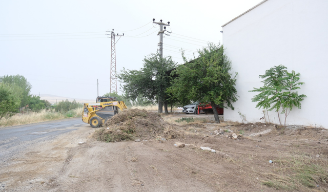 Sivrihisar Belediyesi Yeni Sanayi Sitesi'nin çevresini düzenliyor