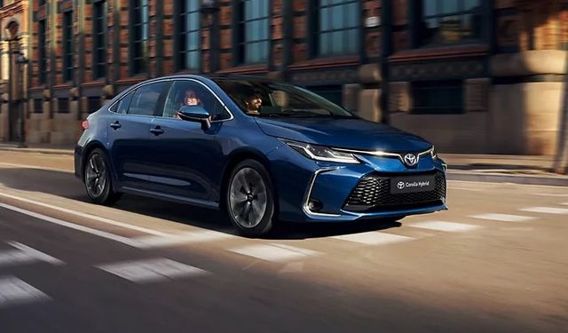 Toyota'dan 175 bin liralık dev indirim: Sevilen model bu fiyata indi