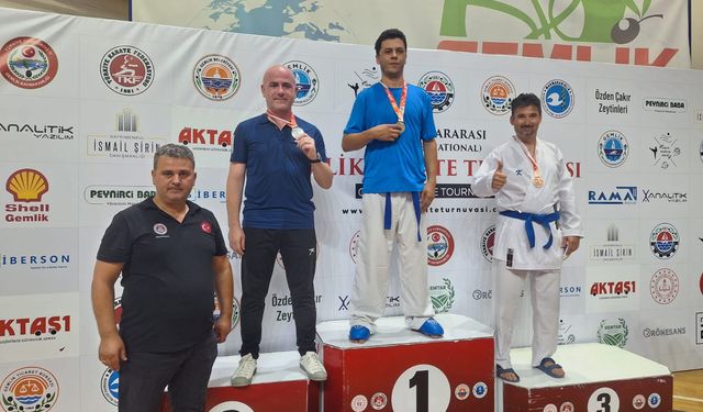 Karate'de madalyaları topladılar