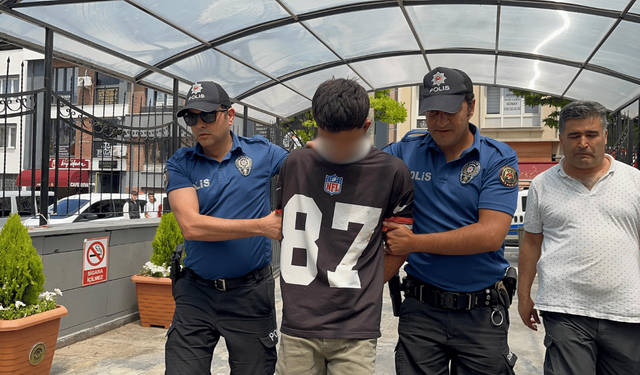 Eskişehir'de tartıştığı kişiyi bıçakla yaralayan yabancı uyruklu kişi adliyeye sevk edildi