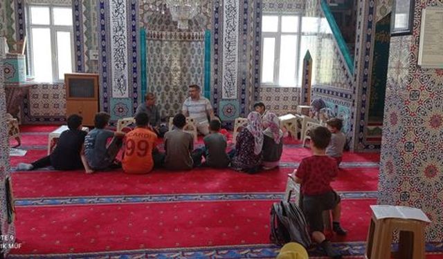 Müftü Bayuk, Yunus Emre Mahallesi Külliye Cami Yaz Kur'an Kursunu ziyaret gerçekleştirildi