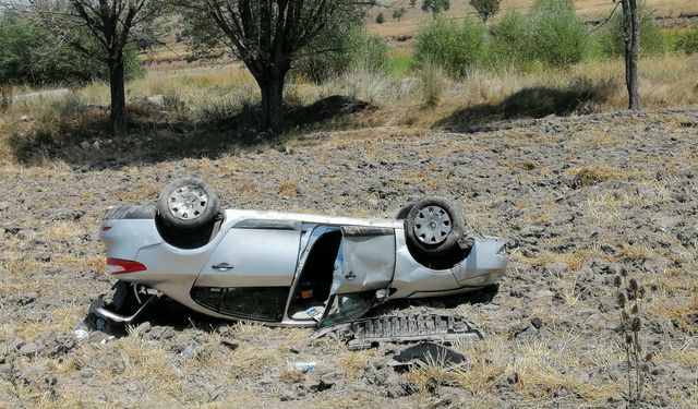 Komşuda kontrolden çıkan araç takla attı: 3 yaralı