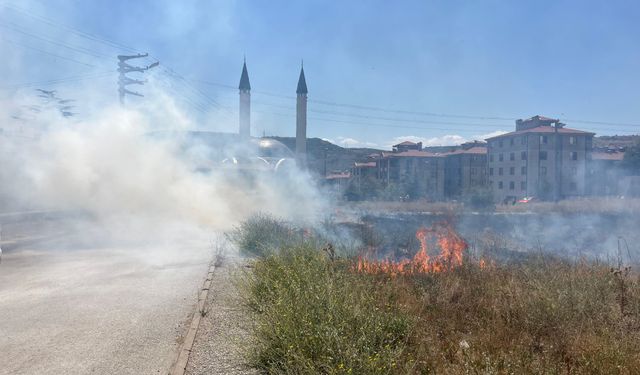 Eskişehir'de boş arazide çıkan yangın kontrol altına alındı