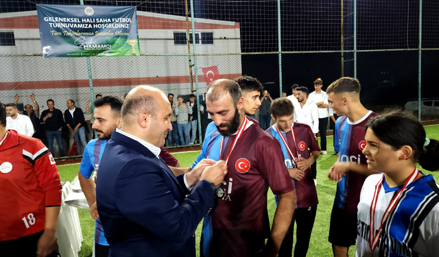 Gürhan Albayrak'tan futbol turnuvası mesajı