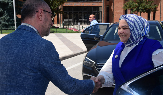 Ayşen Gürcan'dan Anadolu Üniversitesi Rektörü Fuat Erdal'a ziyaret