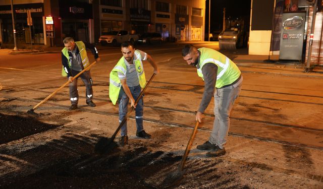 Büyükşehir'den Baksan'da gece mesaisi