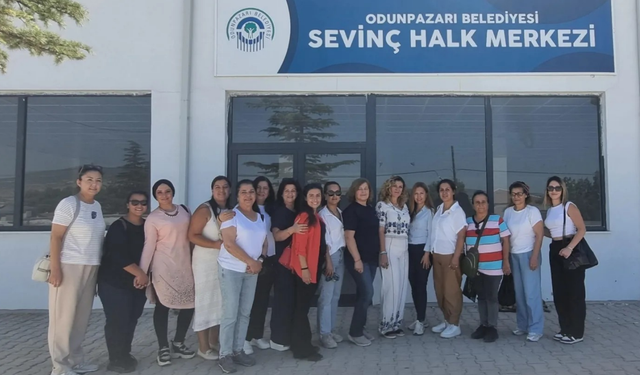 CHP Eskişehir Kadın Kolları'ndan kadın kursiyerlere ziyaret