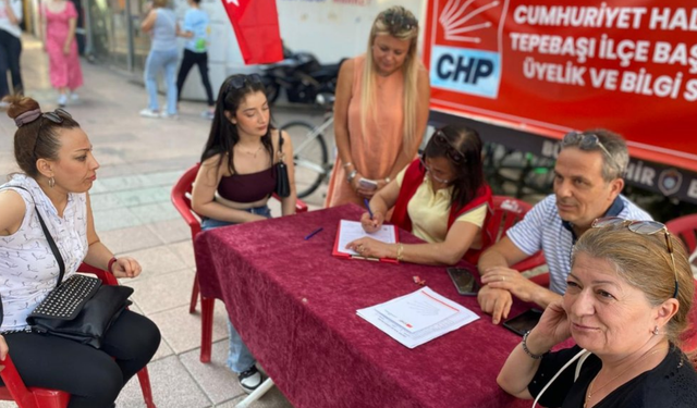 CHP Tepebaşı İlçe Başkanlığı yeni üyelerini karşıladı