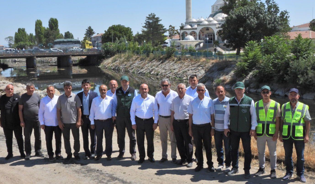 DSİ 3. Bölge Müdürü Şan'dan Alpu'da dere ıslahı incelemesi