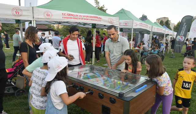 Eskişehir'de gençlik ve spor festivali düzenlendi