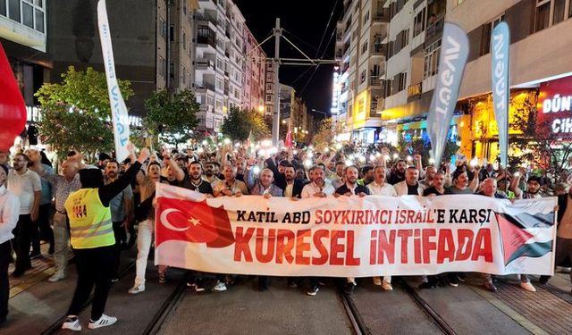 Eskişehir'de yüzlerce kişi Filistin için yürüdü