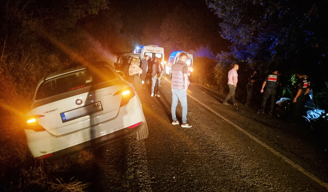 Komşuda feci kaza! Kontrolden çıkan 2 araç çarpıştı: Yaralılar var