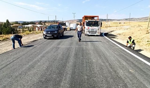 Sakintepe mahallesinde yol çalışması devam ediyor