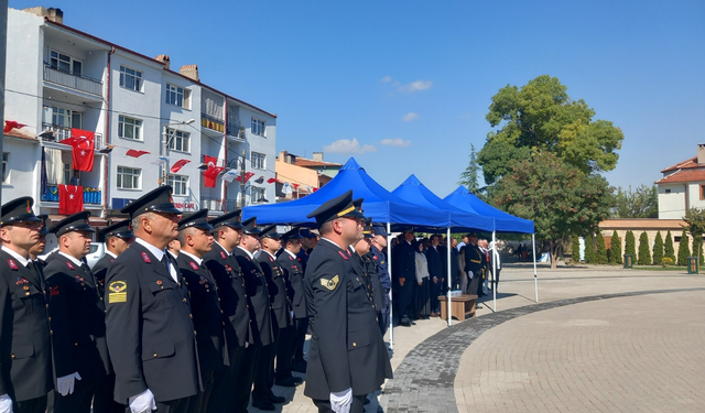 Seyitgazi 30 Ağustos'u Cumhuriyet Meydanında kutladı