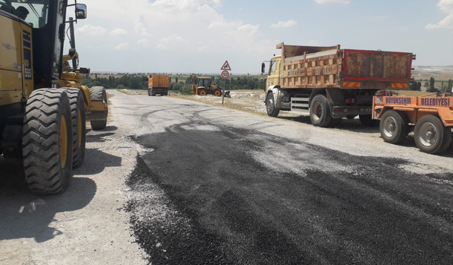 Sivrihisar Belediyesi'nden Yenidoğan Mahallesi'nde kapsamlı tarım yolu çalışması