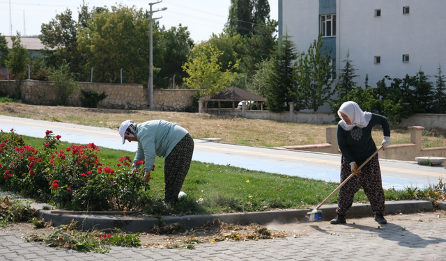 Sivrihisar Belediyesi’nden temizlik ve bakım çalışmaları