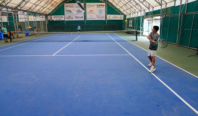 2. Geleneksel kurtuluş tenis kupası için turnuva başladı