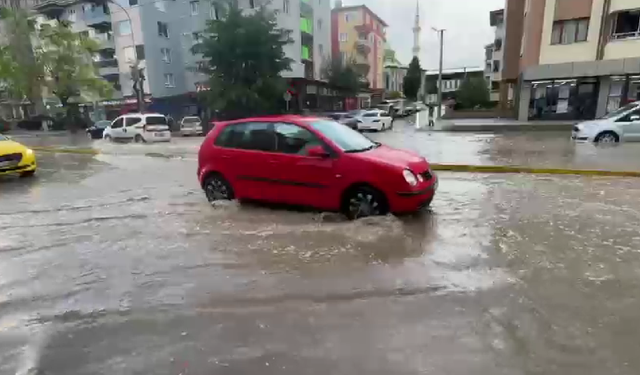 Eskişehir sağanak yağışa teslim!