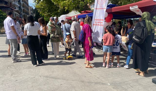 Eskişehir’de Halk Sağlığı Haftası stantlarında vatandaşlar bilgilendirildi