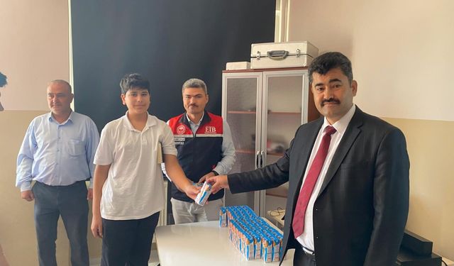 Eskişehir'de Okul Sütü Günü'nde öğrencilere süt dağıtıldı