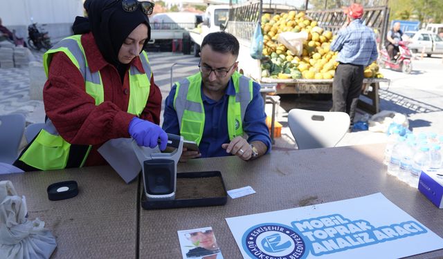 Eskişehir Büyükşehir'den ücretsiz toprak analizi