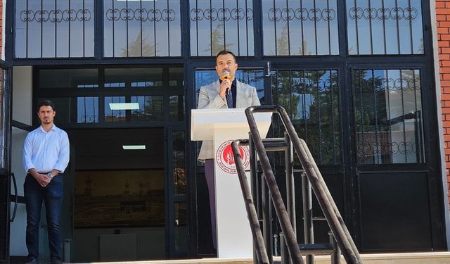 Eskişehir Anadolu İmam Hatip Lisesi açılışını yeni binasında yaptı