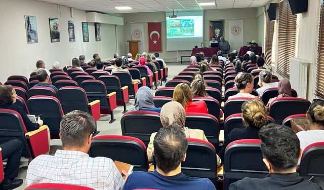 Eskişehir Gençlik ve Spor İl Müdürü yurt müdürleri ile bir araya geldi