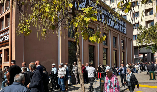 Eskişehir'de Halk Lokantası yoğun ilgiyle açıldı