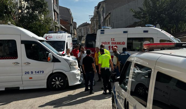 Eskişehir'de okul servisi ve yolcu minibüsü çarpıştı: 2 yaralı