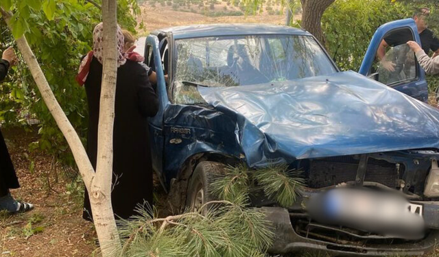 Eskişehir'de otomobil yol kenarına uçtu: 1'i ağır 2 yaralı