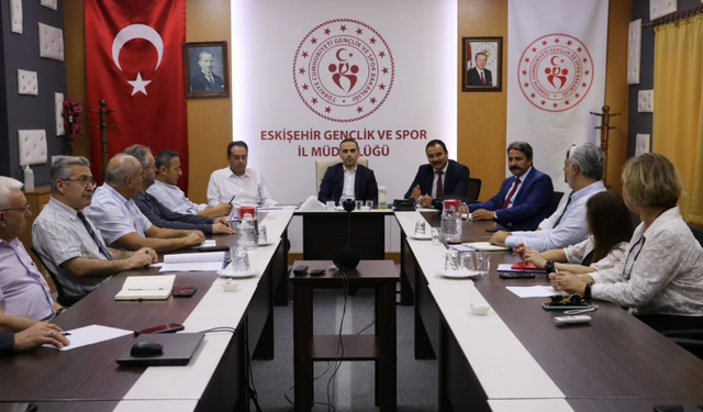 Eskişehir Gençlik ve Spor İl Müdürlüğü'nde tasarruf tedbirleri toplantısı yapıldı