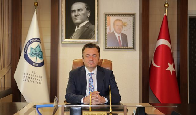 Rektör Şenocak: "Eskişehir'imizin düşman işgalinden kurtuluşunun 102'nci yılını canı gönülden kutluyorum"