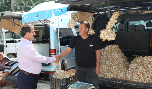 Başkan Özmen vatandaş ve esnafla buluştu