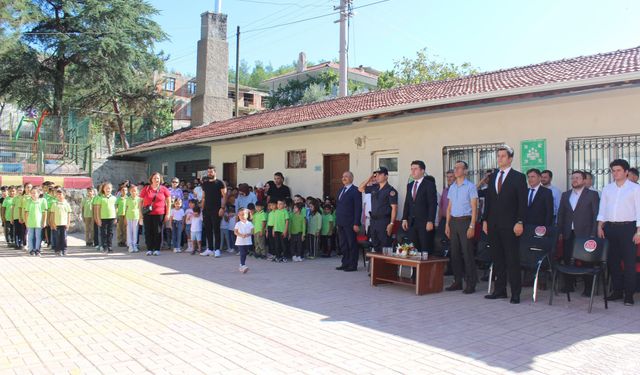 "İlköğretim Haftası" kapsamında kutlama programı düzenlendi