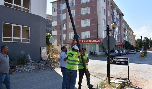 İnönü Belediyesi aydınlatma çalışmalarını devam ettiriyor