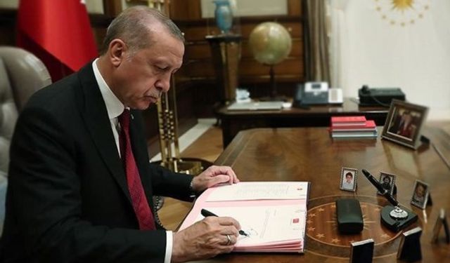 Cumhurbaşkanı Erdoğan, 3 bakan yardımcısını görevden aldı