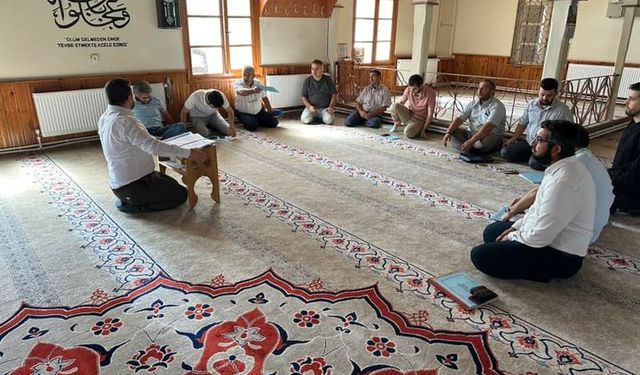 Sarıcakaya Müftülüğü'nde aylık personel toplantısı gerçekleştirildi