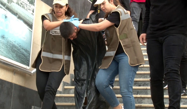 Polis Memuru Şeyda Yılmaz'ın katili çöp poşeti giydirilerek adliyeye sevk edildi