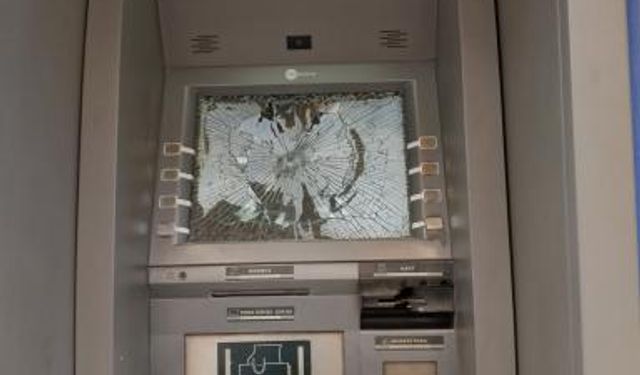 Eskişehir'de ATM ekranının kırılması vatandaşı mağdur etti